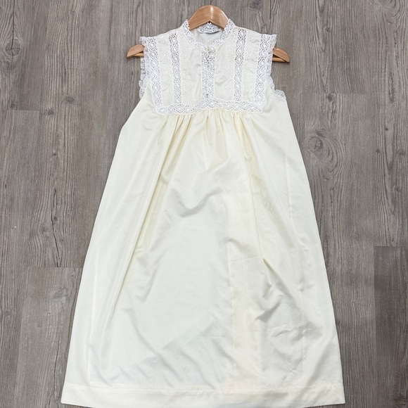 Vintage Christian Dior Cream Lace Nightwear